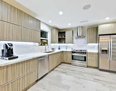 1741 Stearns Drive - Photo Thumbnail 3