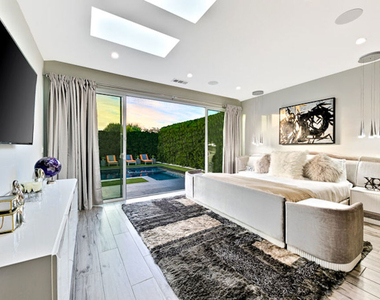 1741 Stearns Drive - Photo Thumbnail 21