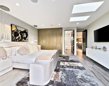 1741 Stearns Drive - Photo Thumbnail 22