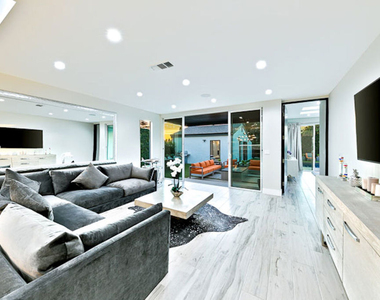 1741 Stearns Drive - Photo Thumbnail 8