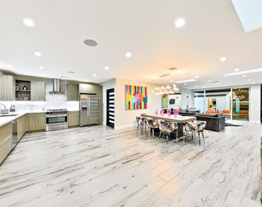 1741 Stearns Drive - Photo Thumbnail 5