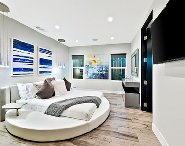 1741 Stearns Drive - Photo Thumbnail 19