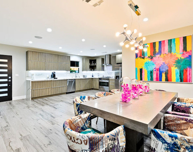 1741 Stearns Drive - Photo Thumbnail 2