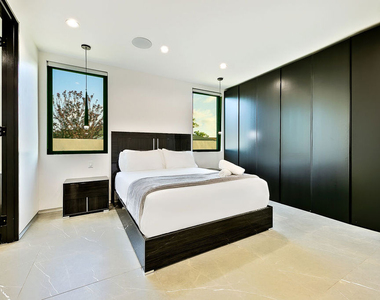1855 Stearns Drive - Photo Thumbnail 23