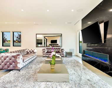 1855 Stearns Drive - Photo Thumbnail 11