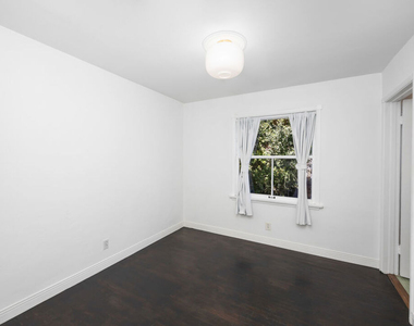 9016 1/2 Harratt Street - Photo Thumbnail 7