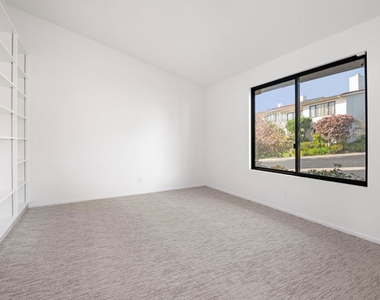 6805 Shearwater Lane - Photo Thumbnail 16