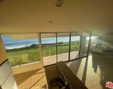 6805 Shearwater Lane - Photo Thumbnail 13