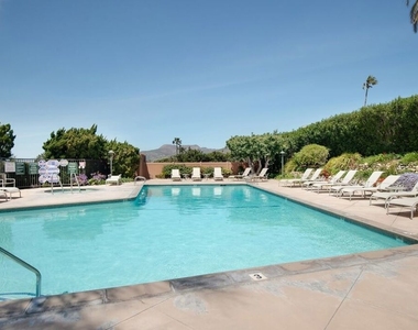 6805 Shearwater Lane - Photo Thumbnail 17