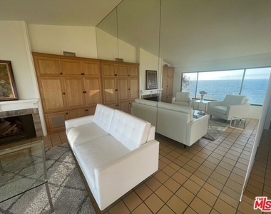 6805 Shearwater Lane - Photo Thumbnail 6