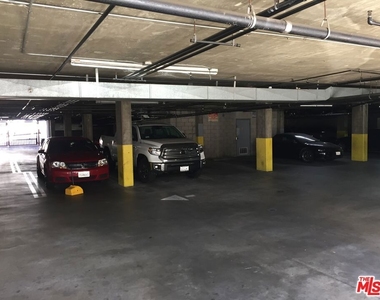 428 S Grand View Street - Photo Thumbnail 10
