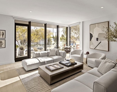 9001 Santa Monica Boulevard - Photo Thumbnail 18