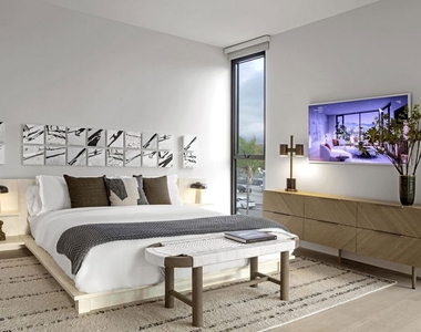 9001 Santa Monica Boulevard - Photo Thumbnail 22