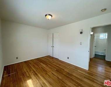 5954 W 85th Place - Photo Thumbnail 19