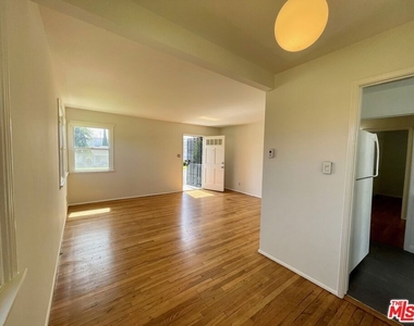 5954 W 85th Place - Photo Thumbnail 7