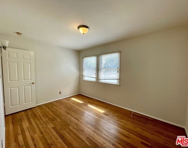 5954 W 85th Place - Photo Thumbnail 18