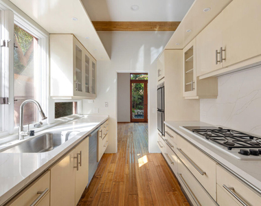 23351 Malibu Colony Road - Photo Thumbnail 11
