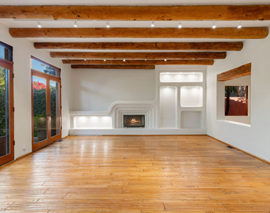 23351 Malibu Colony Road - Photo Thumbnail 10