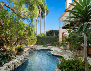 23351 Malibu Colony Road - Photo Thumbnail 1