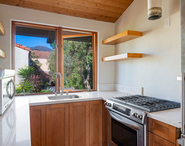 23351 Malibu Colony Road - Photo Thumbnail 30