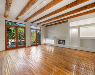 23351 Malibu Colony Road - Photo Thumbnail 9