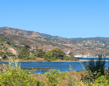 23351 Malibu Colony Road - Photo Thumbnail 18