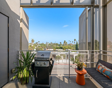 751 N Fairfax Avenue - Photo Thumbnail 6