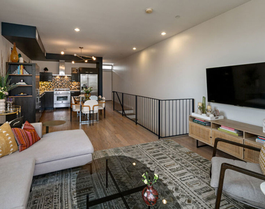 751 N Fairfax Avenue - Photo Thumbnail 3