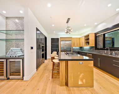 419 N Edinburgh Avenue - Photo Thumbnail 13