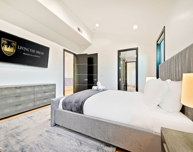 419 N Edinburgh Avenue - Photo Thumbnail 27