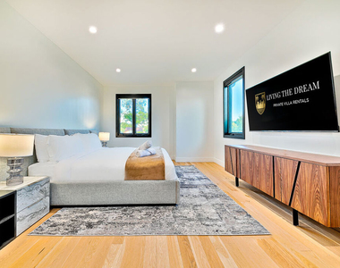 419 N Edinburgh Avenue - Photo Thumbnail 24