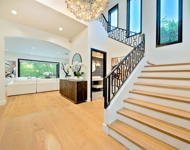 419 N Edinburgh Avenue - Photo Thumbnail 7