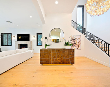 419 N Edinburgh Avenue - Photo Thumbnail 8