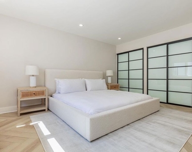 502 Evelyn Place - Photo Thumbnail 20