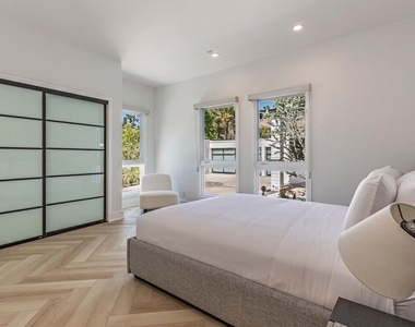 502 Evelyn Place - Photo Thumbnail 26