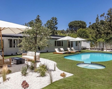 502 Evelyn Place - Photo Thumbnail 3