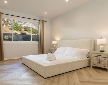 560 Chalette Drive - Photo Thumbnail 20