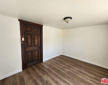 809 Talmadge Road - Photo Thumbnail 31