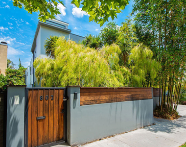 802 N Harper Avenue - Photo Thumbnail 10