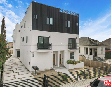 438 E 28th Street - Photo Thumbnail 2