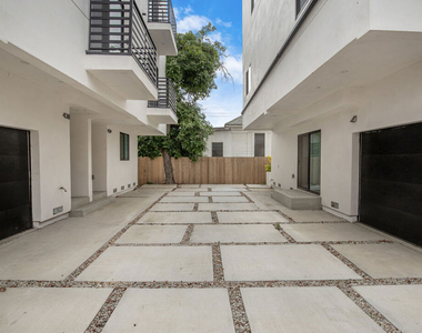 438 E 28th Street - Photo Thumbnail 28