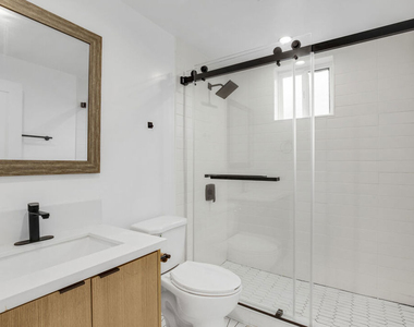 438 E 28th Street - Photo Thumbnail 6