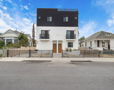 438 E 28th Street - Photo Thumbnail 1