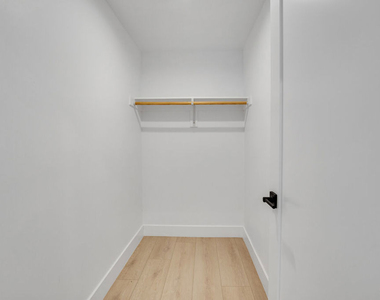 438 E 28th Street - Photo Thumbnail 5