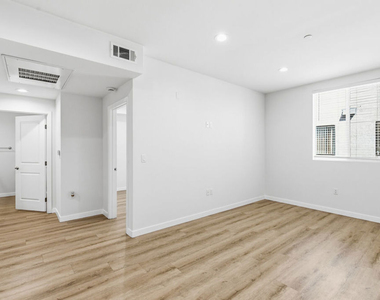 8827 Van Nuys Boulevard - Photo Thumbnail 5