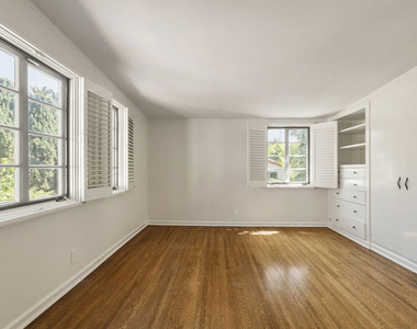 512 N Palm Drive - Photo Thumbnail 13