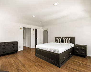 512 N Palm Drive - Photo Thumbnail 10