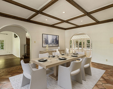 512 N Palm Drive - Photo Thumbnail 3