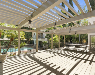 512 N Palm Drive - Photo Thumbnail 19