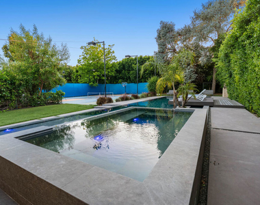 5415 Amestoy Avenue - Photo Thumbnail 59